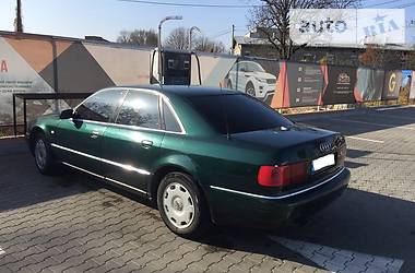 Седан Audi A8 2000 в Черновцах