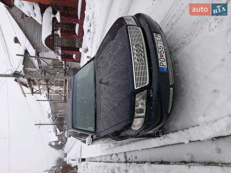 Седан Audi A8 1997 в Тячеві