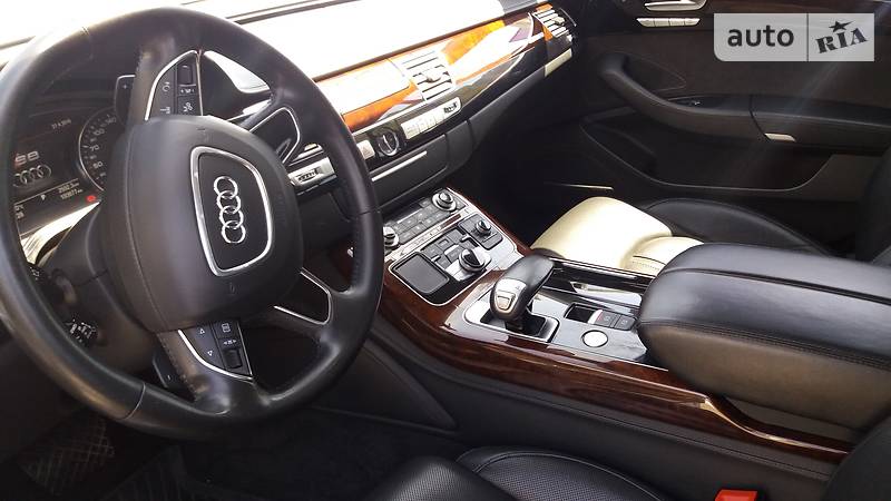 Седан Audi A8 2011 в Одесі