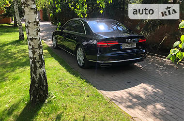 Седан Audi A8 2013 в Виннице