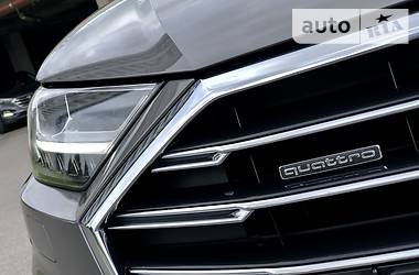 Седан Audi A8 2018 в Днепре