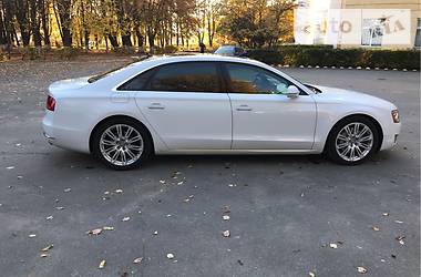 Седан Audi A8 2014 в Староконстантинове