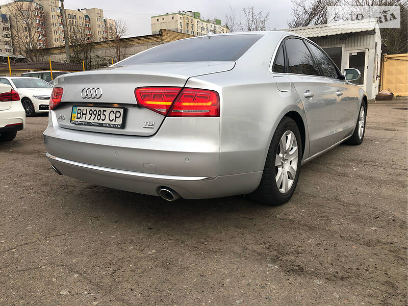 Седан Audi A8 2011 в Одесі