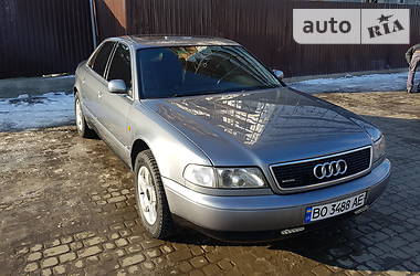 Седан Audi A8 1998 в Чорткове