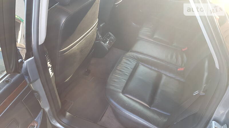 Седан Audi A8 1998 в Чорткові