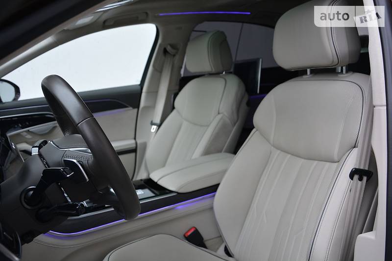 Седан Audi A8 2017 в Києві