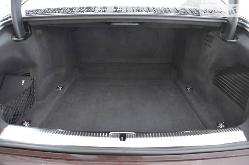 Седан Audi A8 2017 в Києві