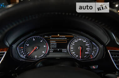 Седан Audi A8 2017 в Одесі