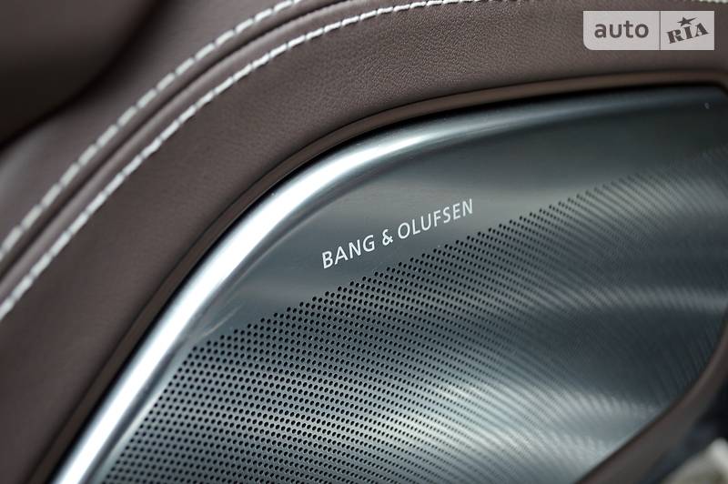 Седан Audi A8 2012 в Одесі