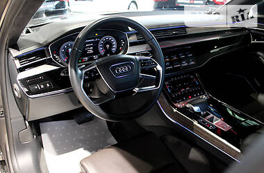 Седан Audi A8 2017 в 