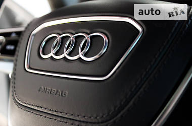 Седан Audi A8 2017 в 