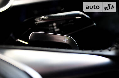 Седан Audi A8 2017 в 