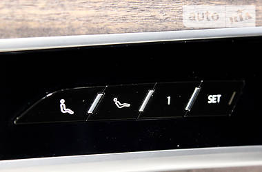 Седан Audi A8 2017 в 