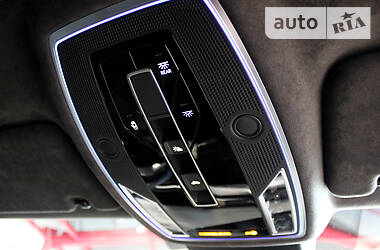 Седан Audi A8 2017 в 