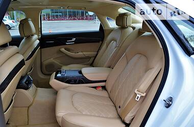 Седан Audi A8 2017 в 