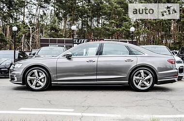Седан Audi A8 2017 в 