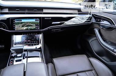 Седан Audi A8 2017 в 