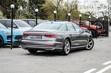 Седан Audi A8 2017 в 