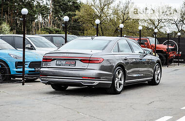 Седан Audi A8 2017 в 