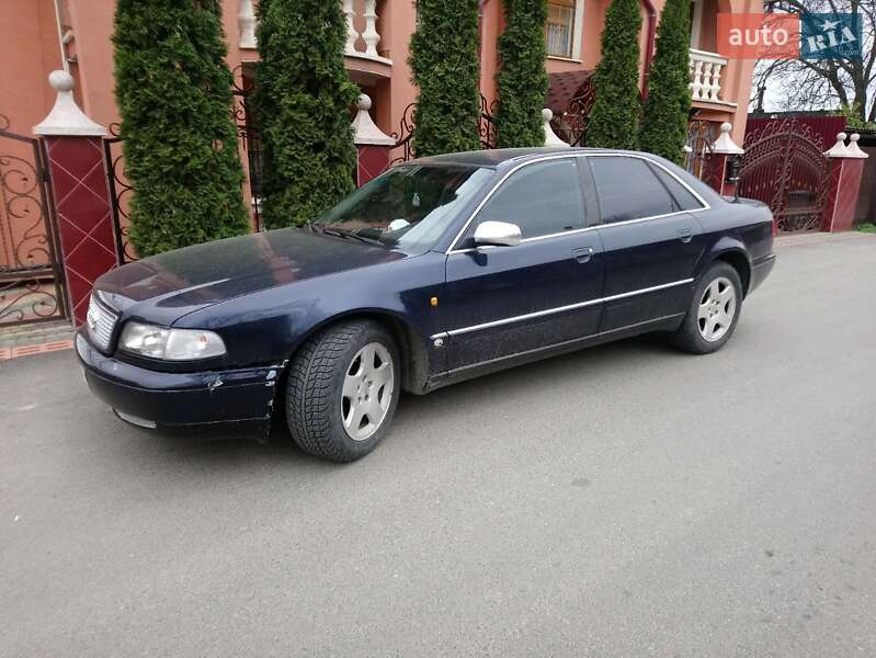 Седан Audi A8 1997 в Тячеві