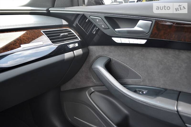 Седан Audi A8 2016 в Харькове