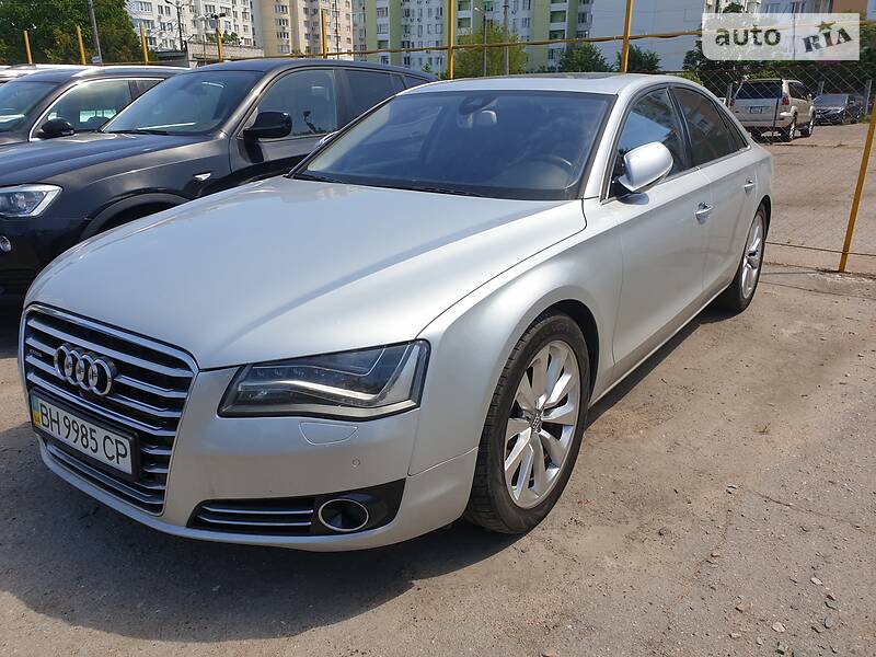 Седан Audi A8 2011 в Одесі