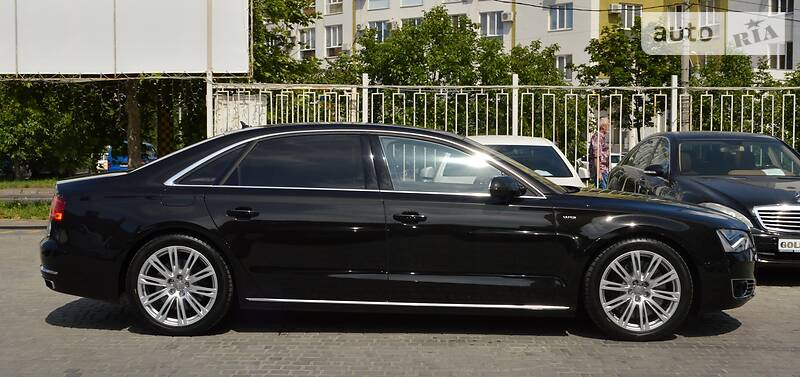 Седан Audi A8 2012 в Одесі