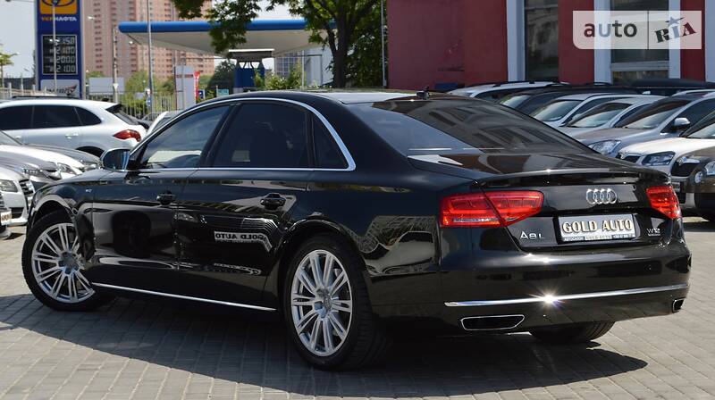 Седан Audi A8 2012 в Одесі