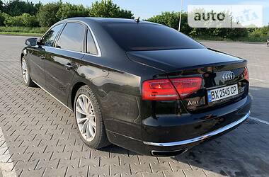 Седан Audi A8 2012 в Виннице