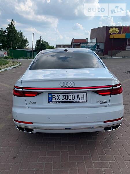 Седан Audi A8 2018 в Хмельницькому