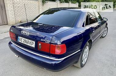 Седан Audi A8 2001 в Днепре