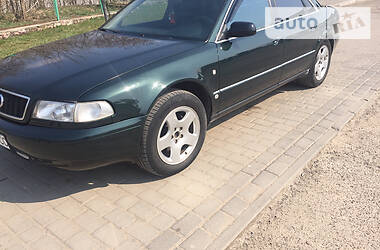 Седан Audi A8 1995 в Залещиках