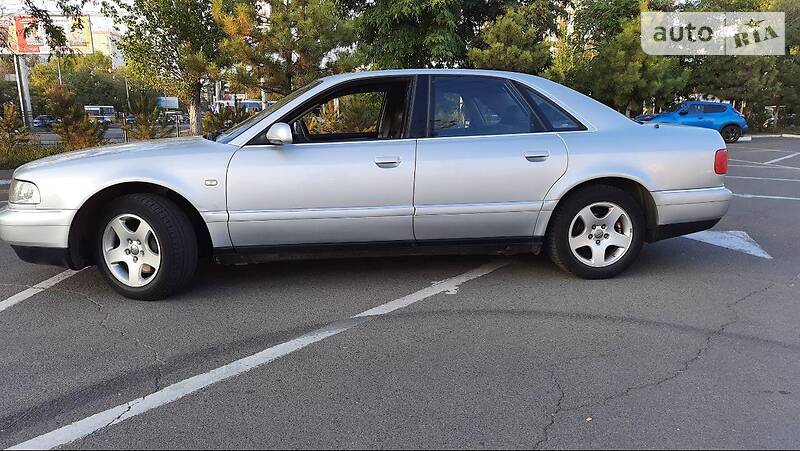 Седан Audi A8 2000 в Белой Церкви