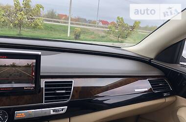 Седан Audi A8 2015 в Стрые