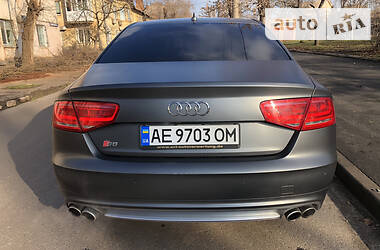 Седан Audi A8 2013 в Кривом Роге