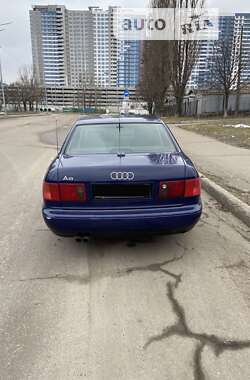 Седан Audi A8 1995 в Киеве