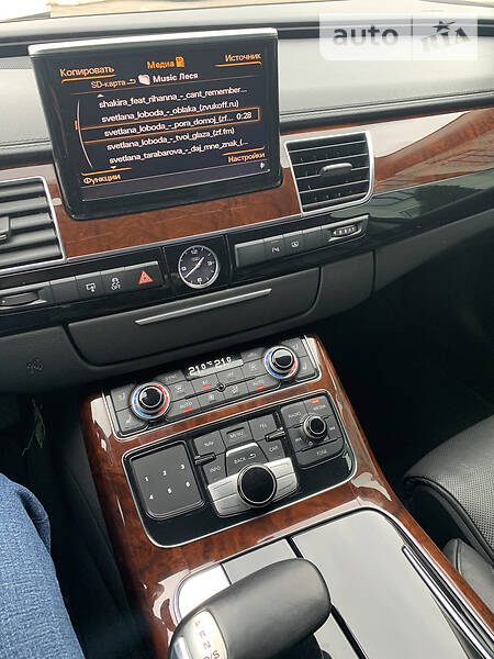 Седан Audi A8 2012 в Киеве