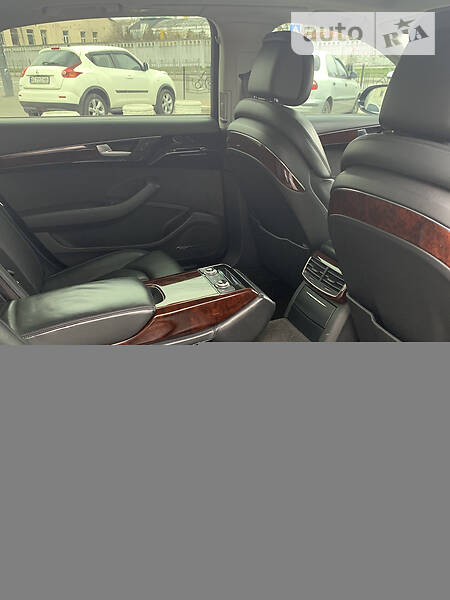 Седан Audi A8 2012 в Киеве