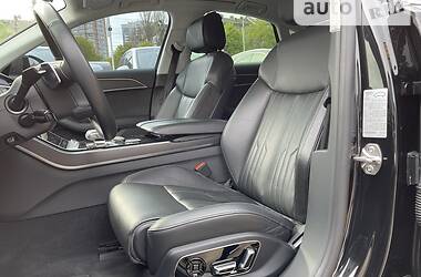 Седан Audi A8 2018 в Киеве