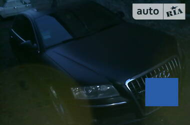 Седан Audi A8 2004 в Киеве