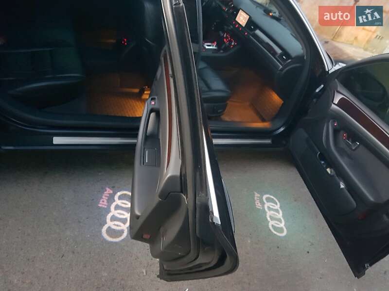 Седан Audi A8 2005 в Киеве