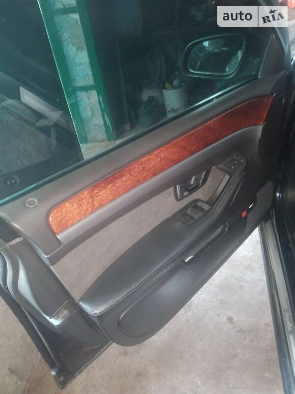 Седан Audi A8 2004 в Кременчуге