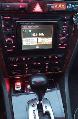 Седан Audi A8 1999 в 