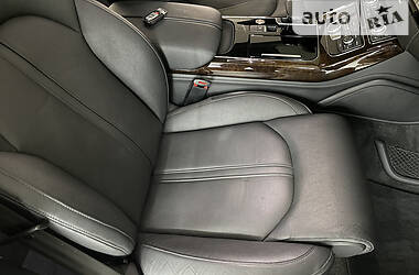 Седан Audi A8 2014 в Ужгороді