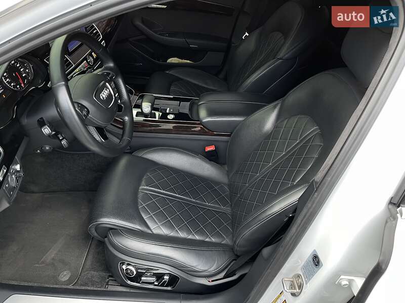 Седан Audi A8 2016 в Києві