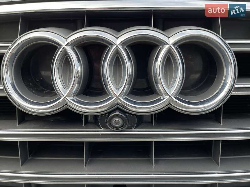 Седан Audi A8 2016 в Києві