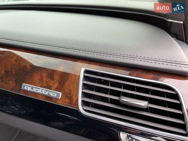 Седан Audi A8 2016 в Києві