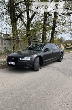 Седан Audi A8 2015 в 