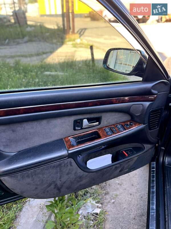 Седан Audi A8 1999 в Черкасах