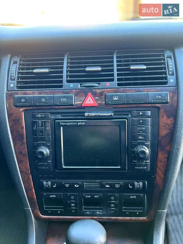 Седан Audi A8 1999 в Черкасах